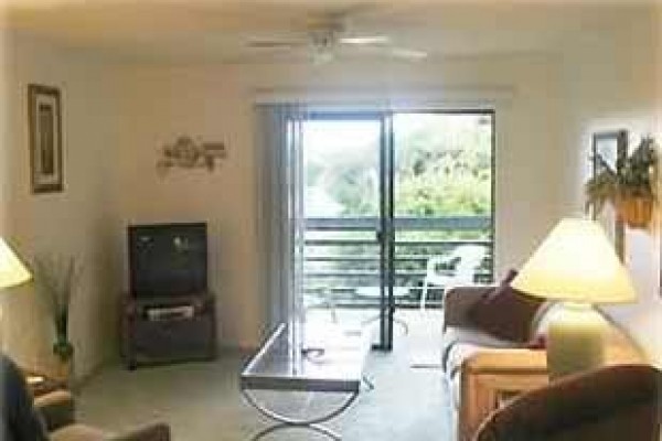 [Image: Sea Woods Condo - Across from the Beach. 2 Bedrooms - 2 Full]
