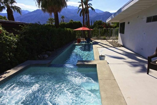 [Image: Mid-Century Modern Beauty in the Heart of Palm Springs]