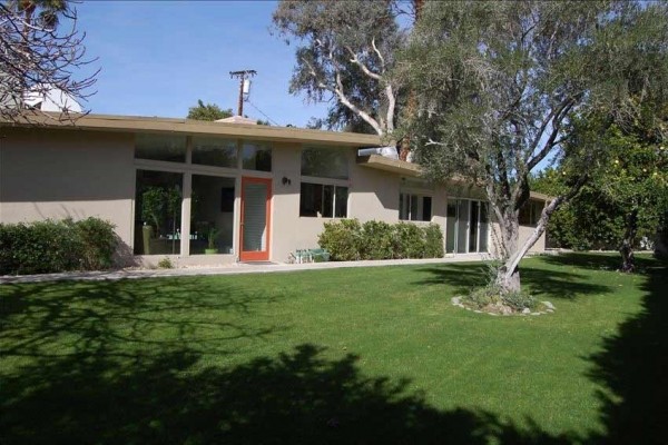 [Image: Secluded Mid-Century Modern Gem. Location, Location, Location!]