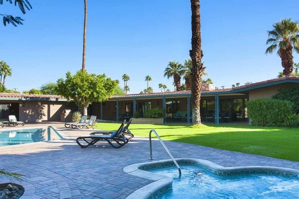 [Image: Rancho Pasatiempo-5 Bedrooms/5 Bathrooms-Central Palm Springs]