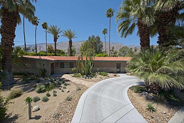 [Image: Rancho Pasatiempo-5 Bedrooms/5 Bathrooms-Central Palm Springs]