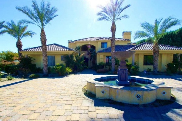 [Image: 'Balmoral Estate' Custom Built Villa on 10 Acres, Pool &amp; Spa, Pool Table]
