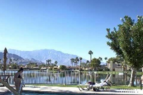 [Image: Luxury Living on Lake Mirage! Private Jacuzzi 180 Degree Lakefront View!]