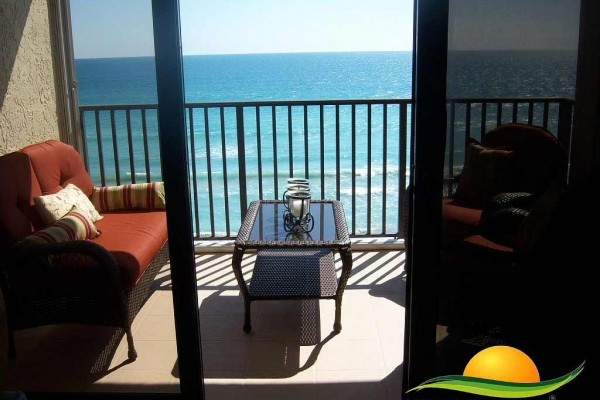 [Image: Paradise Vacation Rental - 0% Stress. Absolutely Gorgeous Beachfront Condo]