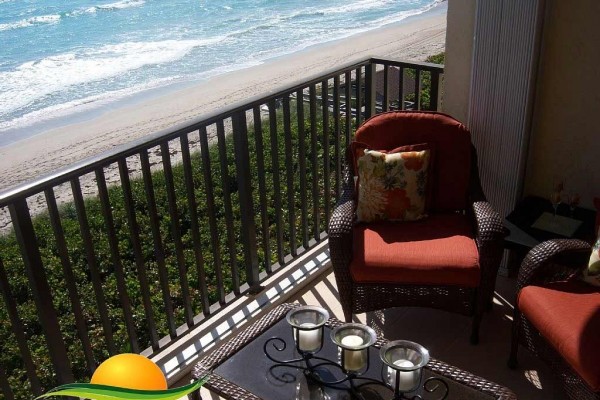 [Image: Paradise Vacation Rental - 0% Stress. Absolutely Gorgeous Beachfront Condo]