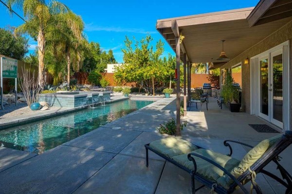 [Image: Beautifully Remodeled 1/3 Acre Palm Springs Gem!]