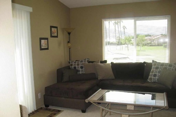 [Image: Beautiful Upstairs 2 Bedroom/2 Bath Unit with Beautiful Views]