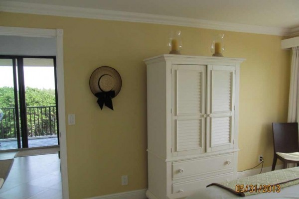 [Image: South Hutchinson Island/Jensen Beach 2BR/2BA Corner Unit]