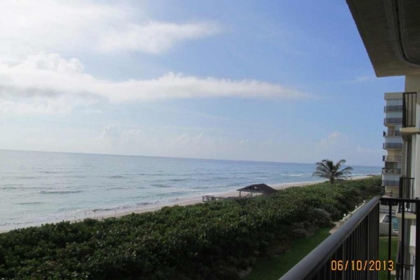 [Image: South Hutchinson Island/Jensen Beach 2BR/2BA Corner Unit]