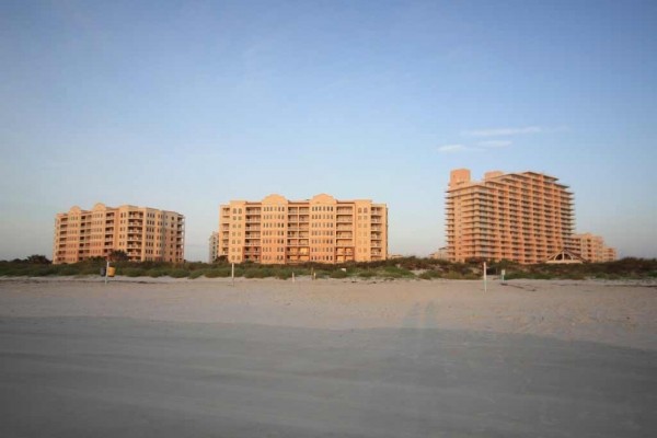 [Image: Book Your Affordable Luxury Get Away Now! 1BR Beautiful Oceanfront Condo]