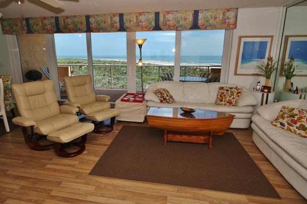 [Image: Absolutely Amazing Direct Oceanfront Unit!]