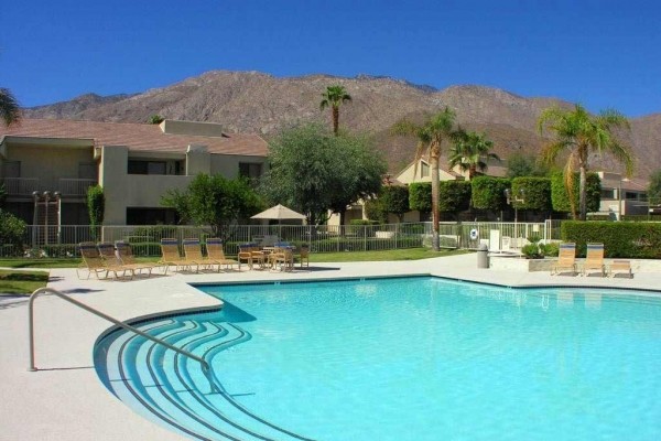 [Image: Plaza Villas Treehouse 0325: 1 BR / 1 BA Condo in Palm Springs, Sleeps 2]