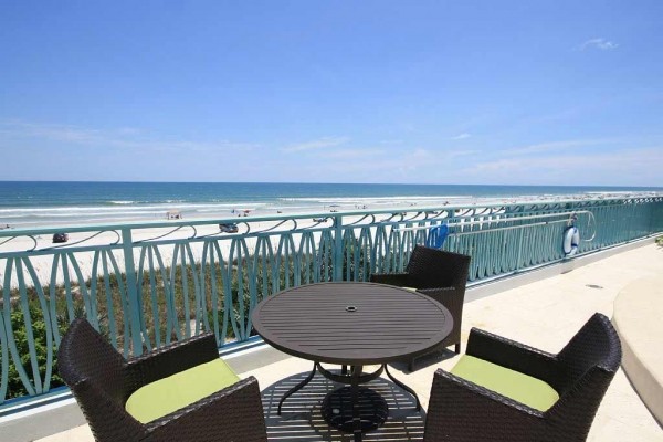 [Image: Beach Style at the Wave - Glamorous Oceanfront 2/2]
