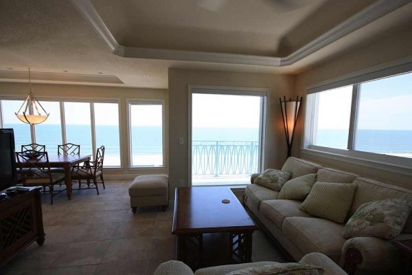 [Image: Luxury Beach Retreat! Great 3/3 Unit with Amazing Views!]