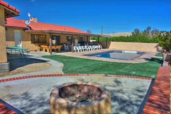 [Image: (Xr554)-Tri-Sage Family Ranch-Sleeps 25 with Pool]