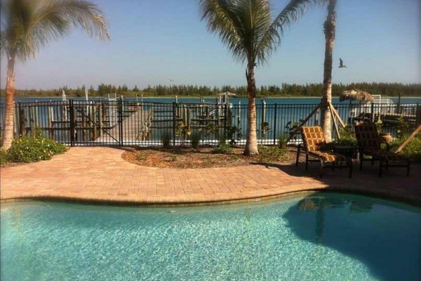 [Image: Kiwi Luxury Condo W/Pool, on Inlet Minutes from Ocean, Water Dockage]