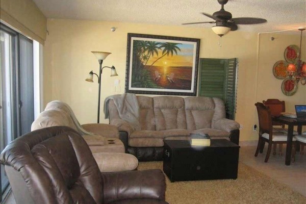 [Image: Beautiful Newly Redecorated Deluxe 2 Bedroom Oceanfront Condo]