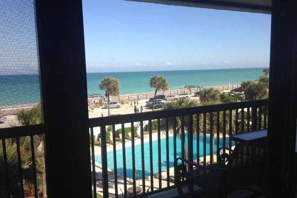 [Image: Rare Opportunity to Rent Beautiful &amp; Spacious 3 Bedroom Oceanfront Condo]