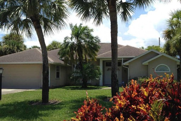 [Image: Barrier Island - Luxurious Beach-Side Fully Equipped Pool Home (W Wireless)]