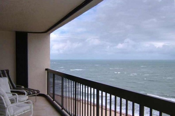 [Image: Oceanfront,16th Floor Penthouse on N. Hutchison Island]