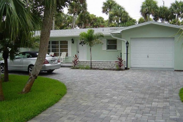 [Image: 3 BR/3 BA Beach House with Pool]