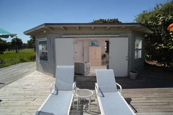 [Image: Pets Welcome in This Private Cottage on Beach-Walk to Stores, Restarants &amp; Parks]