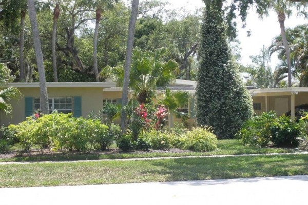 [Image: Central Beach Cottage East of A1A]