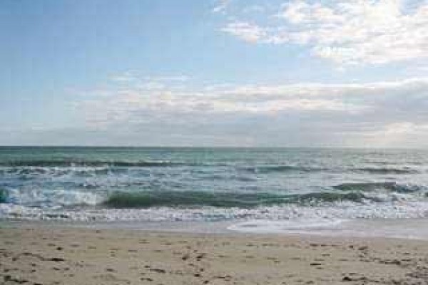 [Image: Beachfront Condo Sleeps 6 - Low Rates - Hutchinson Island]