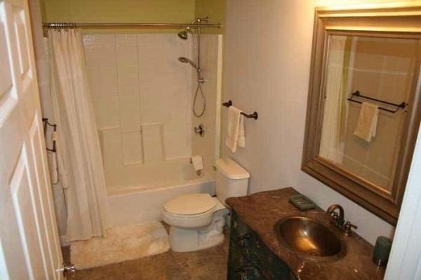 [Image: Beautifully Decorated &amp; Furnished 2 Bedroom 2 Bath on Main Level]