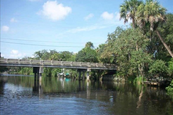 [Image: Waterfront Lg 2/3/2 Home on Saint Lucie River]