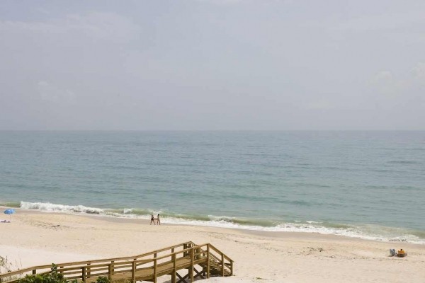 [Image: The Gables of Vero Beach - Ocean Front Condo 2/2 in Vero Beach]