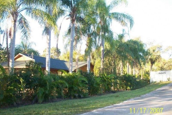 [Image: Waterfront Lg 2/3/2 Home on Saint Lucie River]