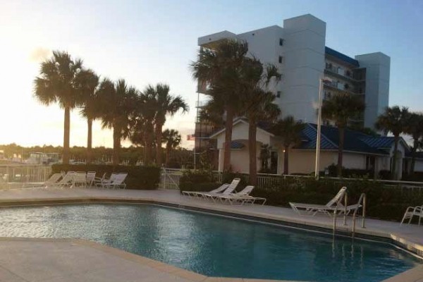 [Image: Beautiful Oceanfront Condominium - Great Value!]