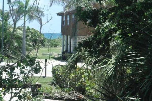 [Image: 1 Block to Beach. Great Beach House.Sleeps 4 - Wifi, Comcast, Comforts of Home.]