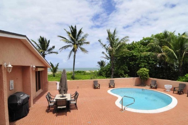 [Image: Secluded Oceanfront Retreat-Private Pool Home that Sleeps Fourteen in Beds.]