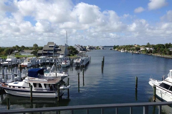 [Image: Direct Harbor Front in the Moorings Harbor Inn Community with Exceptional Views]