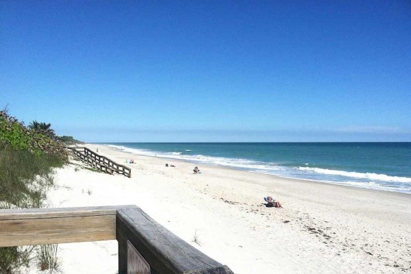 [Image: Ocean Living in Great Central Beach Community/ Location!]