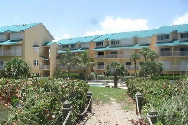 [Image: Oceanfront Condo Right on Fabulous Ft Pierce Beach]