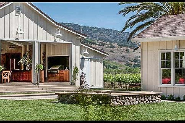 [Image: Elegant Estate in the Heart of the Napa Valley]