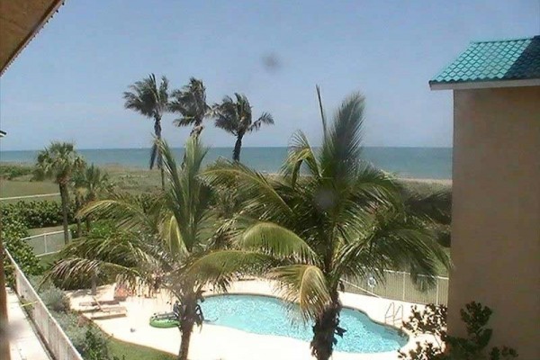 [Image: Oceanfront Condo Right on Fabulous Ft Pierce Beach]