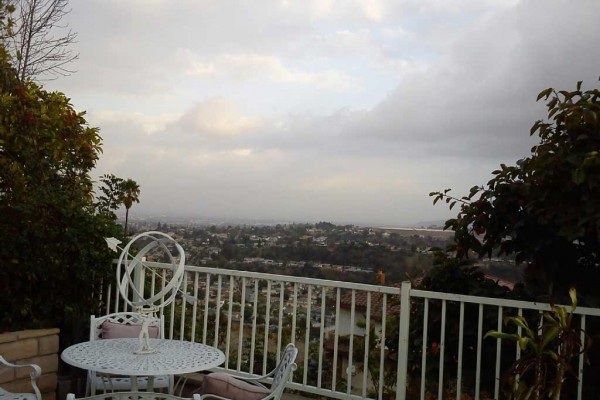 [Image: 360 Great View Vacation House in La]