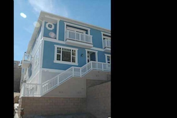 [Image: Catalina Island-Newer Luxury 2 Bedroom View Townhome in Avalon]