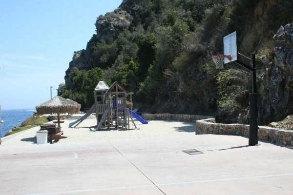[Image: Amazing Value in Hamilton Cove,Catalina with Zero Steps and Golf Cart]