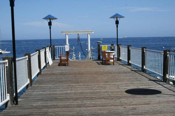 [Image: Amazing Value in Hamilton Cove,Catalina with Zero Steps and Golf Cart]