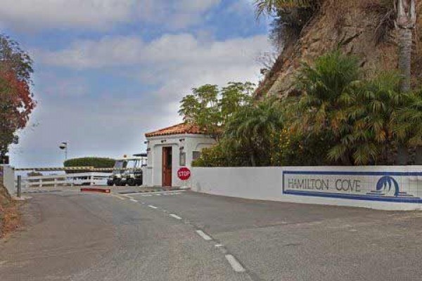 [Image: Dramatically Remodeled 2 Bedroom Villa, Corner Unit with Golf Cart]