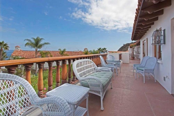 [Image: Dramatically Remodeled 2 Bedroom Villa, Corner Unit with Golf Cart]