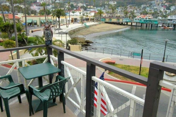 [Image: Avalon's Only Waterfront Beach House! 1 Bedroom Top Unit Sleeps 2-3]