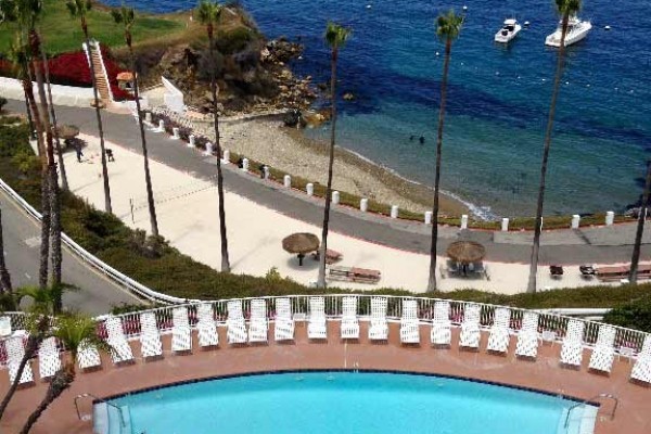 [Image: Hamilton Cove Luxury ***1-2 Nights Available***]