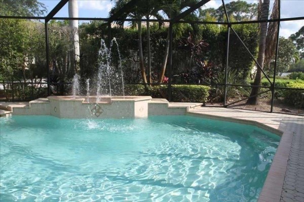 [Image: River View House, Club Med Sandpiper - Pool with Fountain]