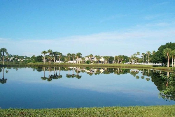 [Image: Blue Skies, Gentle Breezes, Cozy, Sunny Home 15 Minutes from the Ocean Beaches]